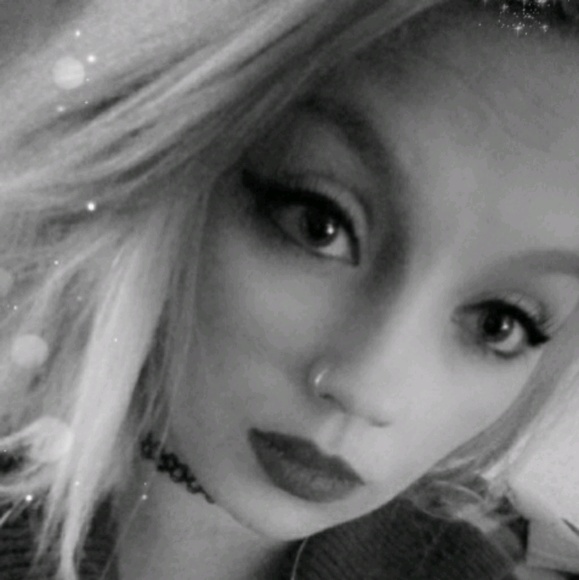 Meet your Posher, Lynndzie - Picture 1 of 1